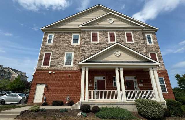 Stunning 3 Bed 2.5 Bath End Unit Townhome In Desired Preserve At Goose Creek - Water Included photos photos Stunning 3 Bed 2.5 Bath End Unit Townhome In Desired Preserve At Goose Creek - Water Included photos photos