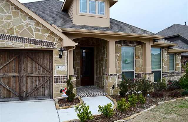 304 Hawthorn Drive Gallery 2