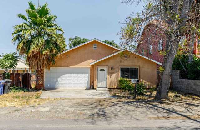 3 bed 2 bath home for RENT in Modesto by Highway 99 photos photos