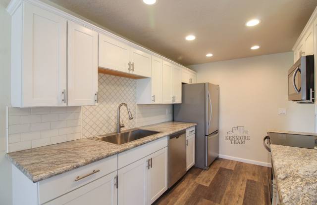 2 Bedroom/2.5 Bathroom Townhome on the Golf Course in Richland Gallery 3