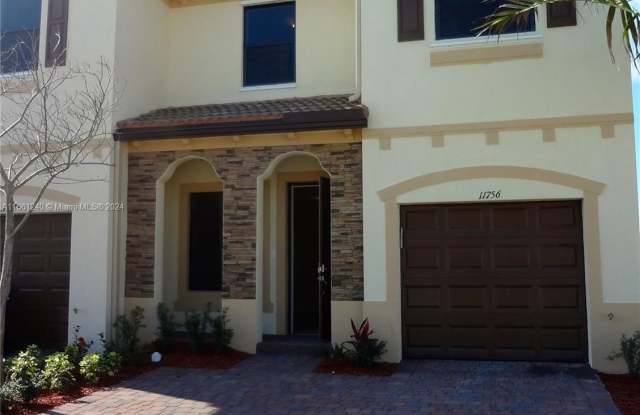 11756 SW 238th St - 11756 Southwest 238th Street, Princeton, FL 33032