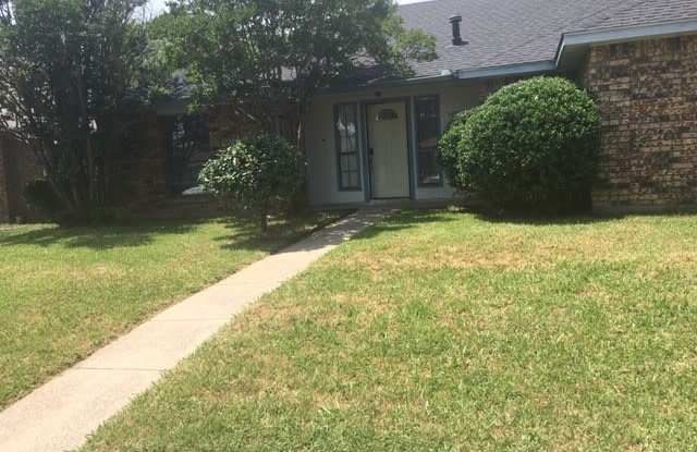 5409 Oakmont Ln Gallery 2