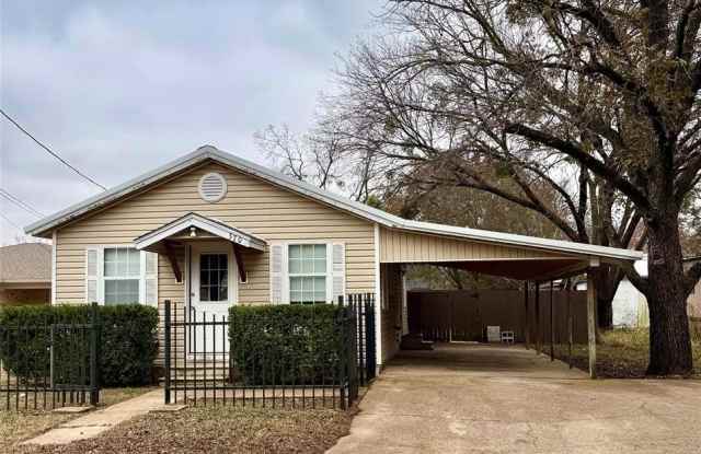 370 pARK - 370 West Park Street, Stephenville, TX 76401