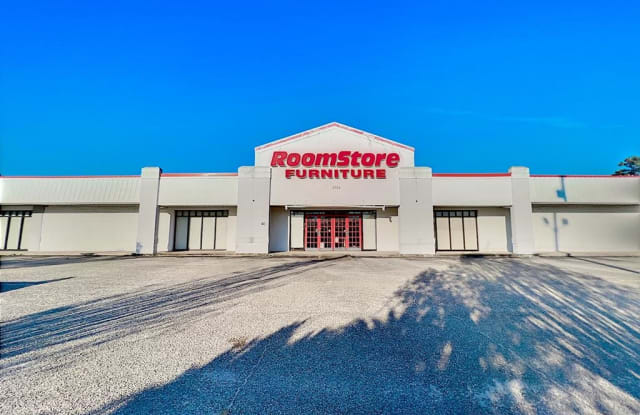 2702 Ross Clark - 2702 Ross Clark Circle, Dothan, AL 36301