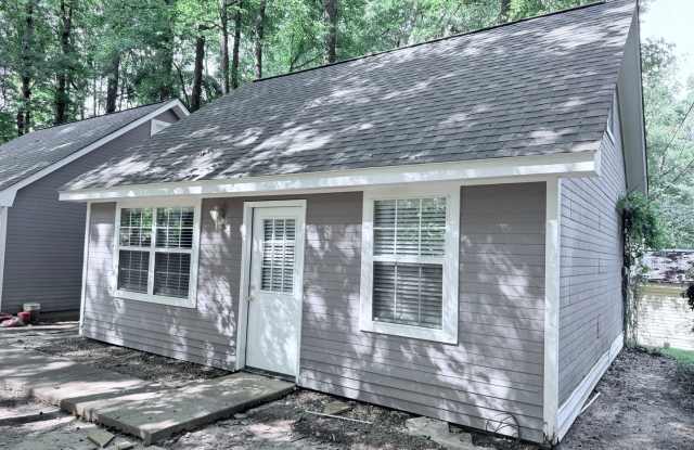1BR/1BA + BONUS ROOM For Rent - 1311 Access Road, Oxford, MS 38655