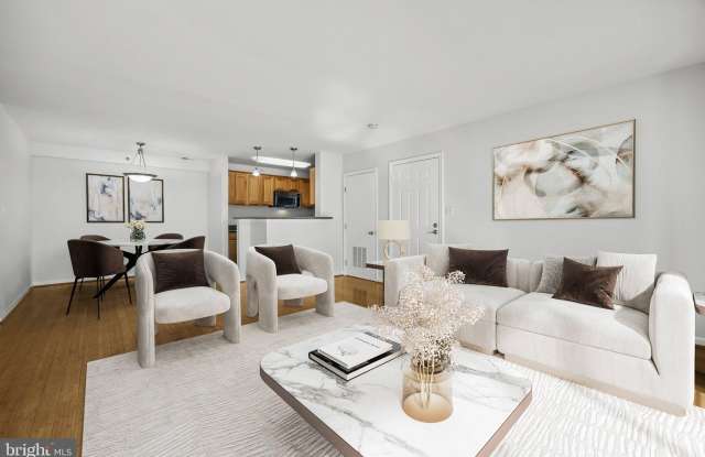 3175 SUMMIT SQUARE Drive Gallery 2