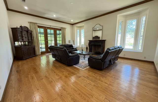 533 Sierra Madre Avenue - 533 Sierra Madre Avenue, Glendora, CA 91741