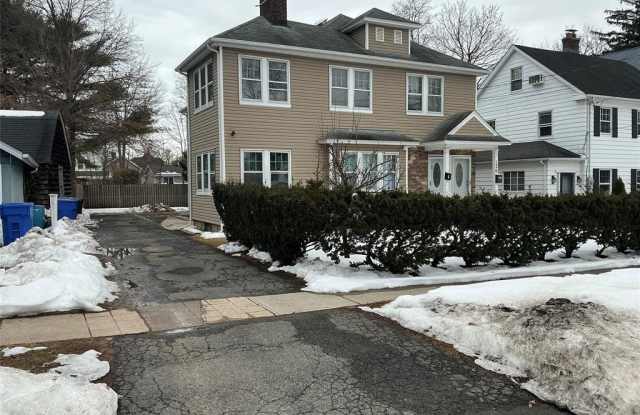 126 W Hudson Avenue Gallery 2