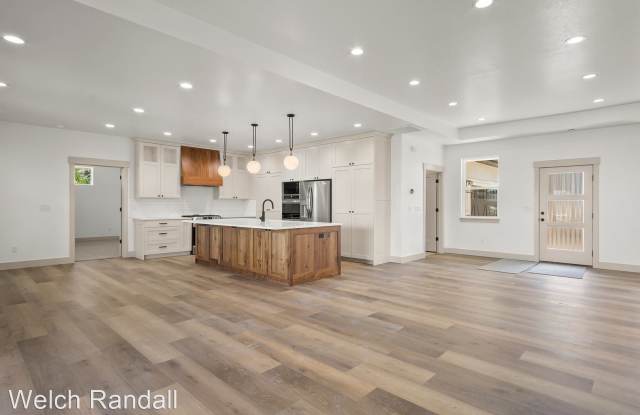 842 South 140 East Gallery 3