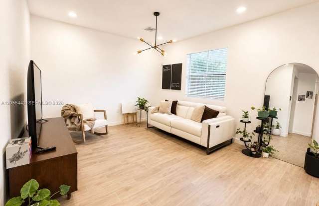 1680 SE 8th Avenue, Homestead, FL 33034 Gallery 3