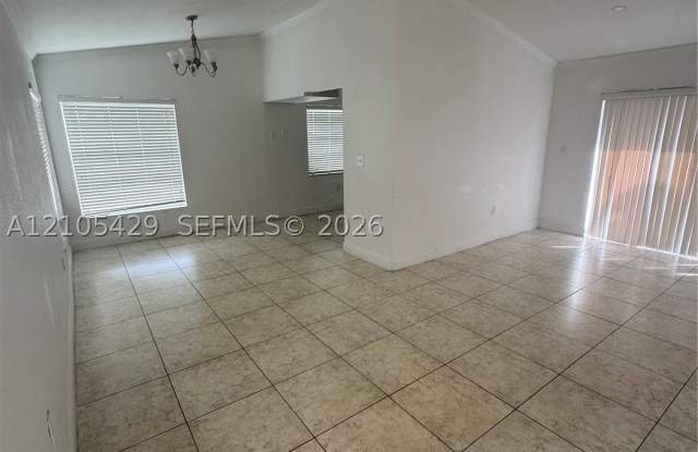 5740 NW 194th Ter Gallery 3