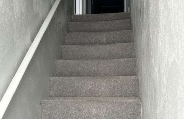 Newly renovated 3 BR 1.5BA 1400 sf townhouse located in near downtown Norfolk. photos photos