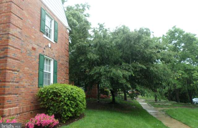 1801 QUEENS LANE Gallery 4