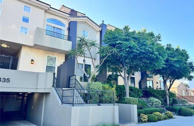 4435 Colfax Avenue photos photos