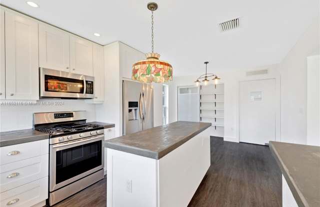 6830 N Waterway Dr Gallery 3