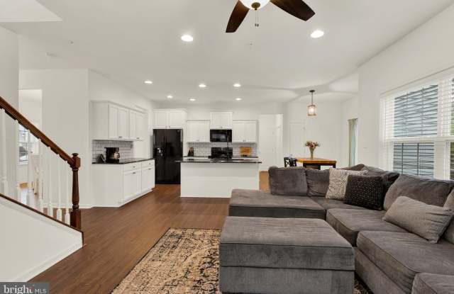 155 STEAMBOAT COURT Gallery 4