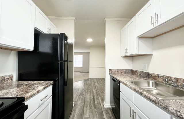Collinwood South Apartments Gallery 2