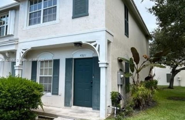4901 SW 31st Ter - 4901 Southwest 31st Terrace, Dania Beach, FL 33312