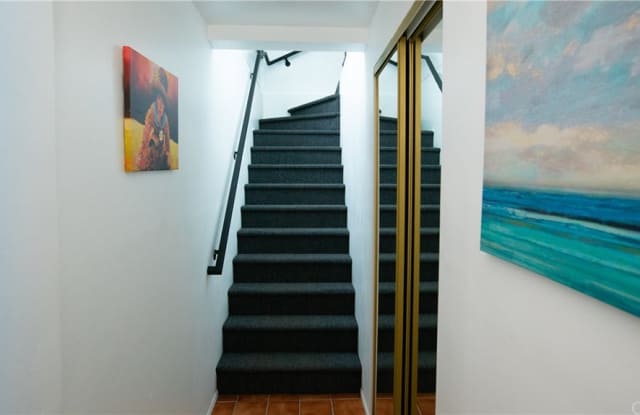 216 39th Street Gallery 2