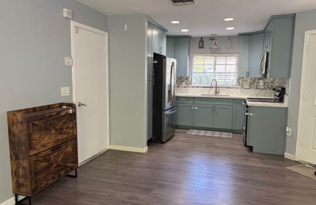 Sea Country Three Bedroom Home Gallery 4