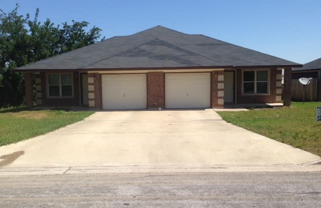 217 W Arlo B - 217 West Arlo Road, Harker Heights, TX 76548