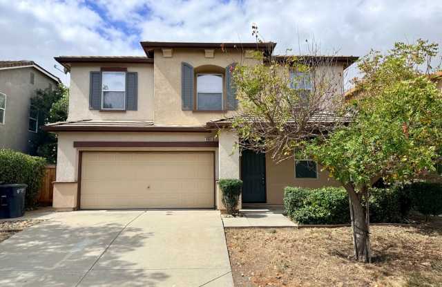 Spacious 4BR/3BA Sacramento Home with Large Primary Suite Gallery 1