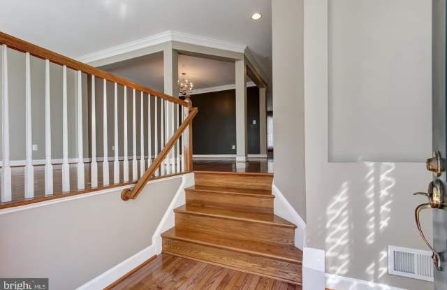 1003 CRESTFIELD DRIVE Gallery 3