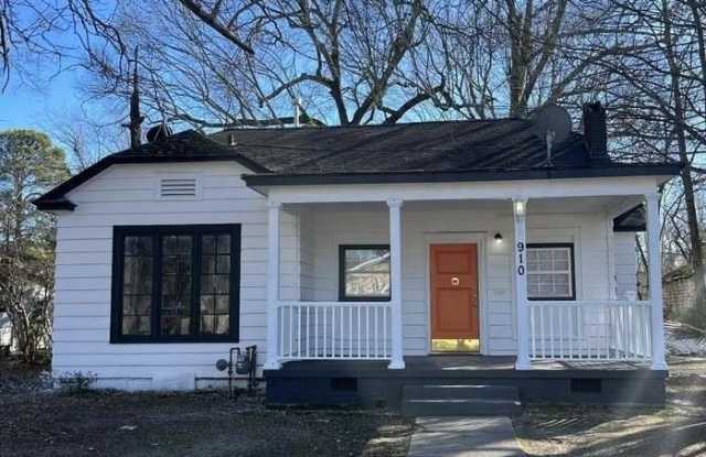 910 W 27th Street - 910 West 27th Avenue, Pine Bluff, AR 71603