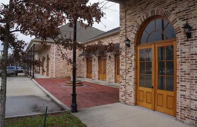 1305 DEREK Drive Gallery 2