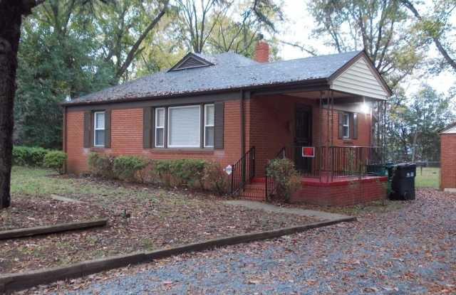 Updated 2 Bedroom Ranch in Graham Heights photos photos