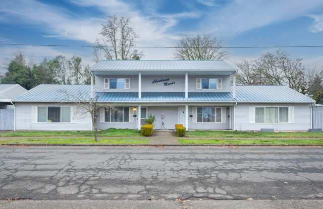 Close To The Heart of Down Town Lebanon! photos photos Close To The Heart of Down Town Lebanon! photos photos