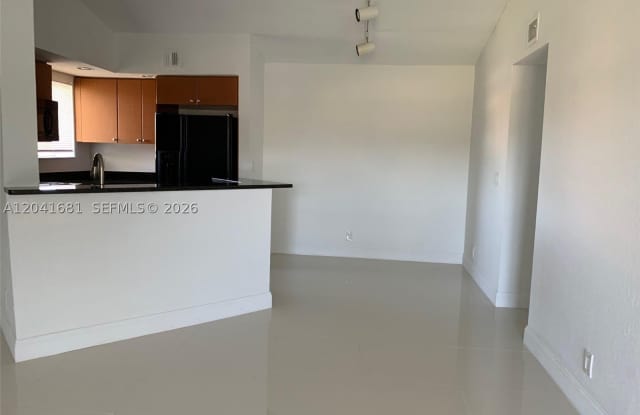 3330 Pinewalk Dr N Gallery 4