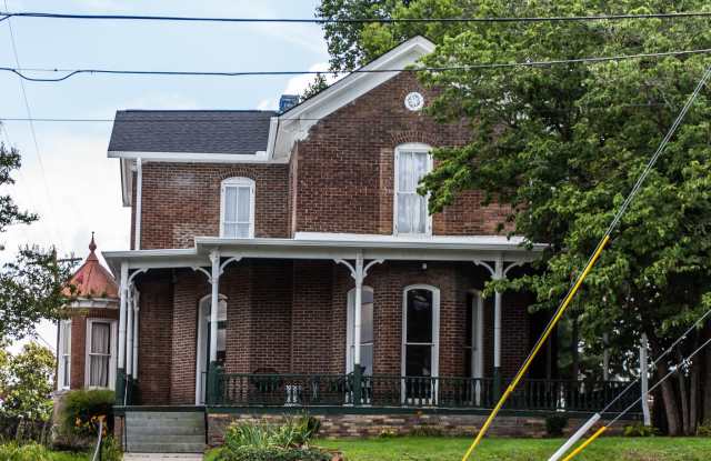 205 W 6th St - 205 W 6th St, Columbia, TN 38401