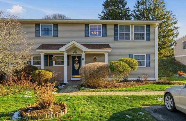 5 Leland Point Drive - 5 Leland Point Drive, Melville, RI 02871