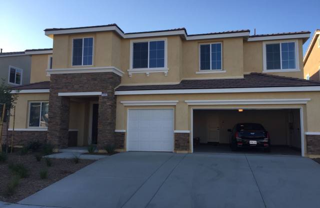 Huge home in Menifee is now available for rent! Gallery 1