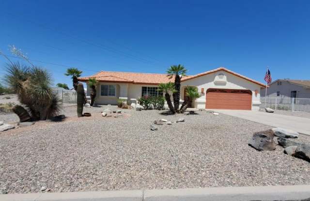 GREAT FURNISHED HOME WITH SIDE PARKING! photos photos