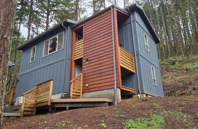 2 bedroom 1 1/2 bath apartment in Thurston! (MOVE IN SPECIAL!) - 987 South 71st Street, Springfield, OR 97478