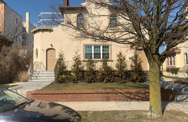 121 E Walnut Street - 121 East Walnut Street, Long Beach, NY 11561