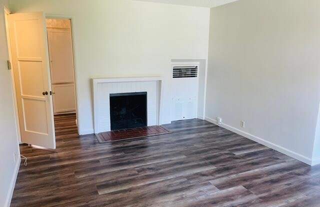 1733 Raymond Hill Gallery 2