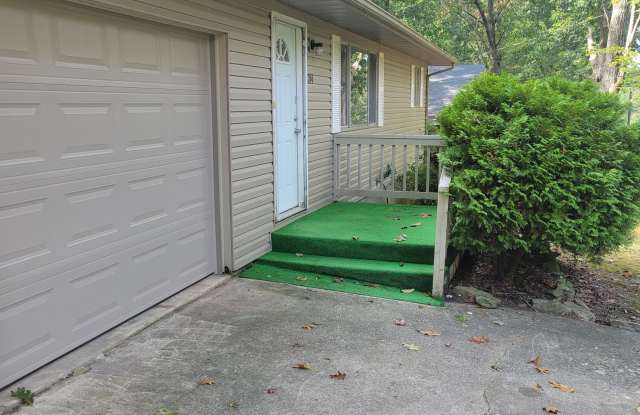 214 Lakeshire Drive Gallery 2