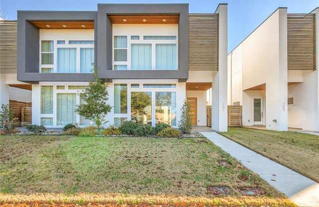 207 Adrian Drive - 207 Adrian Dr, Fort Worth, TX 76107
