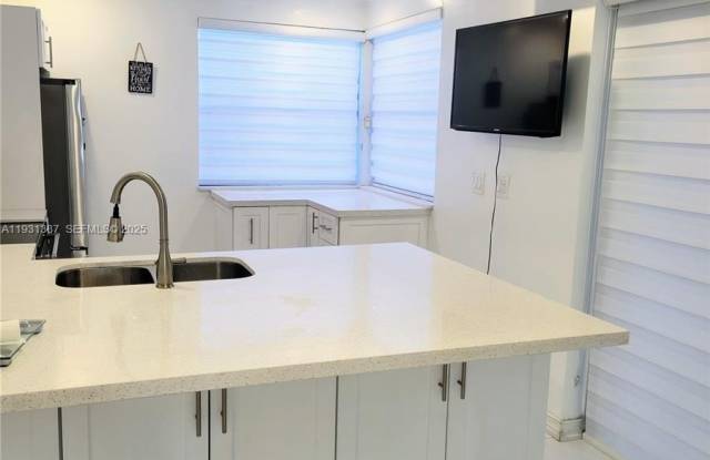 1331 S Franklin Ave photos photos