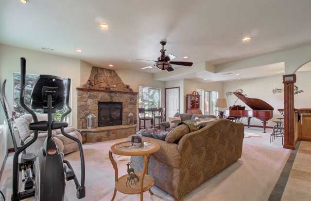 18525 Glenthorne Lane Gallery 2