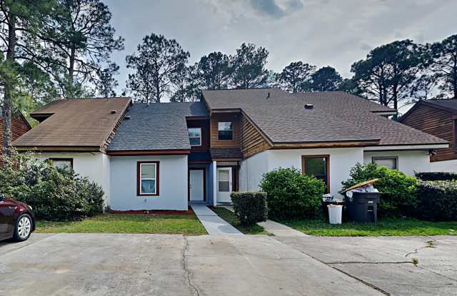 7626 Jana Ln S - 7626 Jana Lane South, Jacksonville, FL 32210