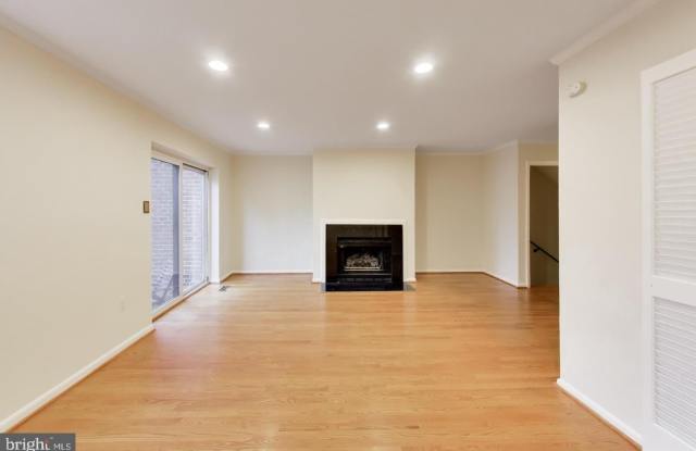 7423 BLAIR Road NW Gallery 4