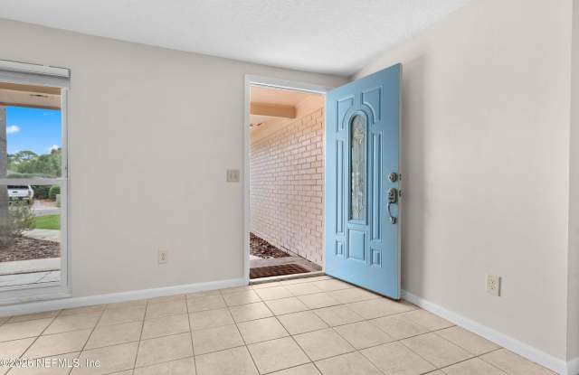 250 NAUTICAL Boulevard S Gallery 2