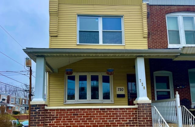 720 W 11th St - 720 West 11th Street, Chester, PA 19013