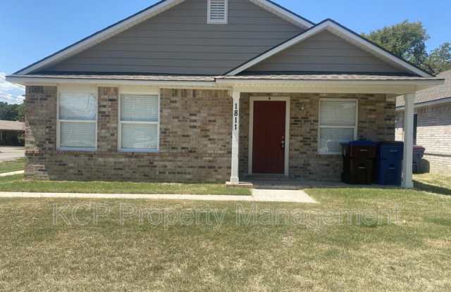 1815 Osage Street - A Gallery 2