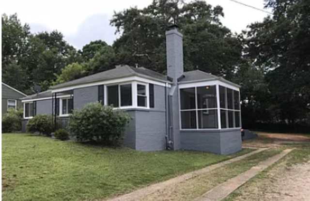 3 Bedroom Home with Large Yard – Minutes from Downtown Greenville photos photos