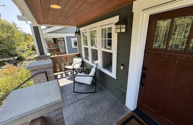 2Bd/2.25Ba Seattle Home Gallery 3